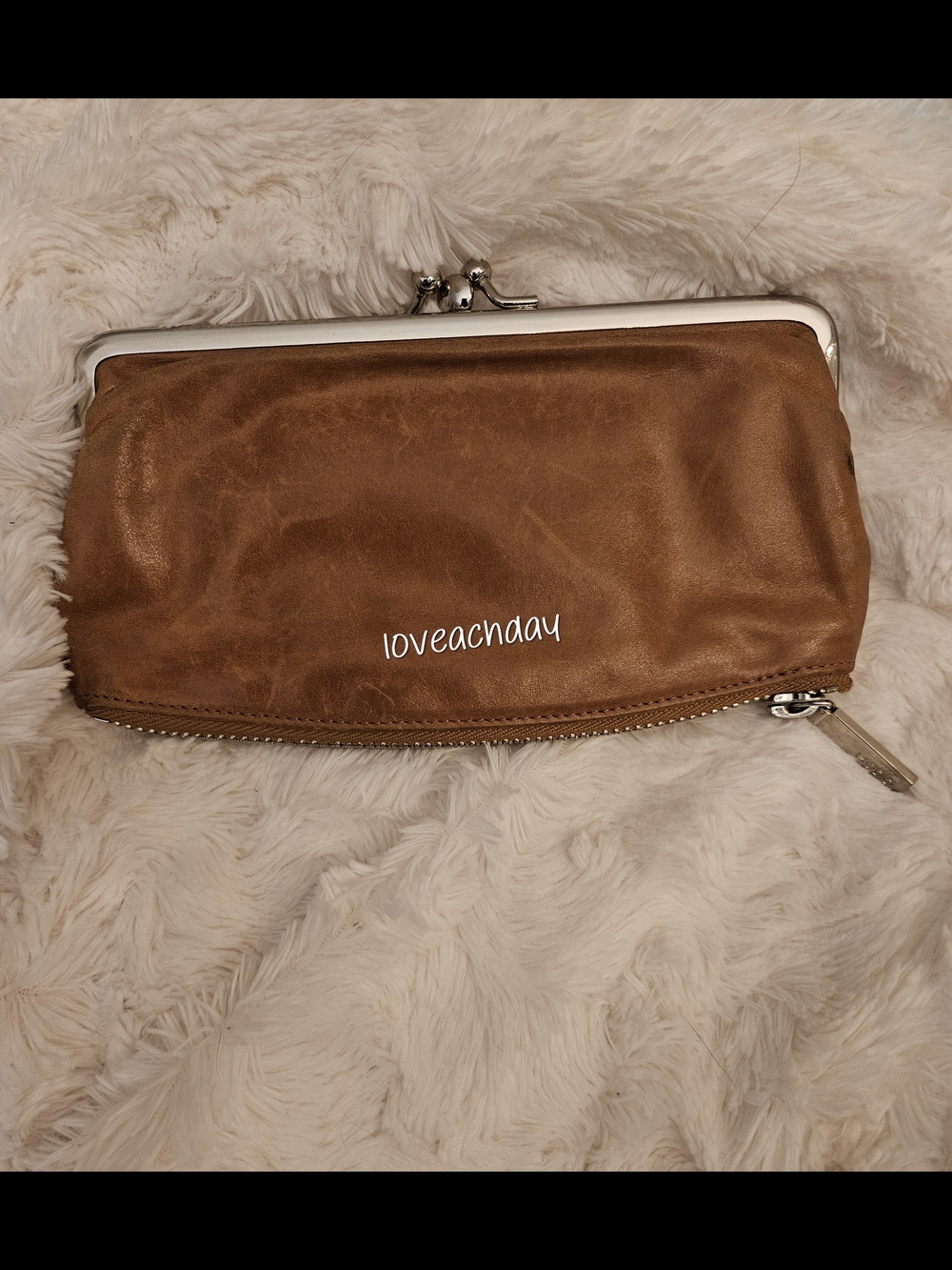 HOBO☆Millie Tan Leather Kiss-Lock Clutch Wallet